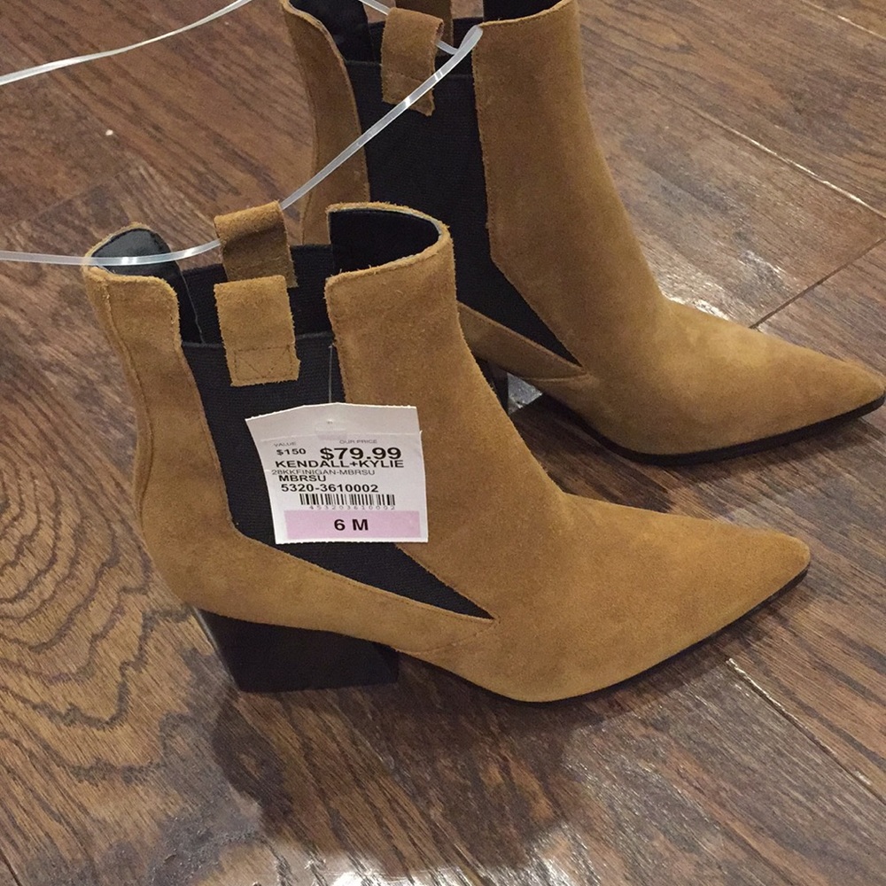 Brown sued booties
